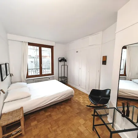 Havre De Paix Aux Buttes Chaumont